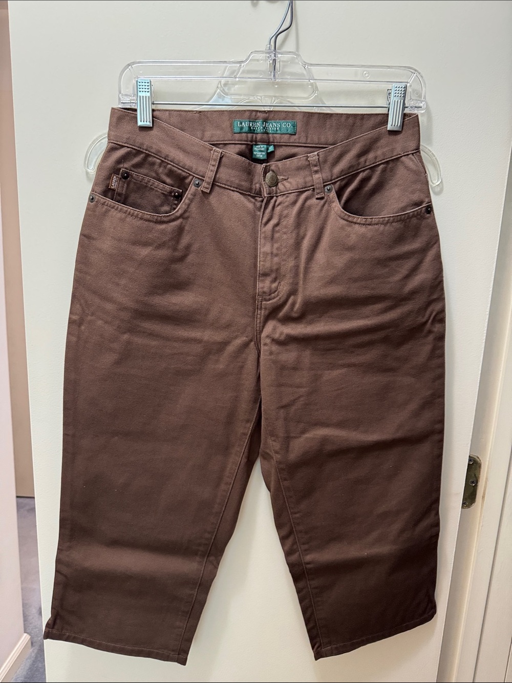 Women’s brown capri jean style pants